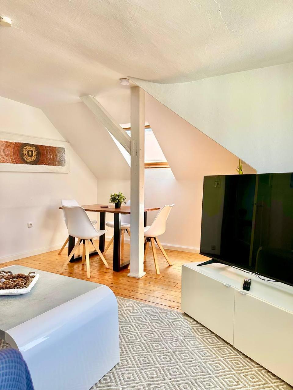 Schoenes City-Apartment Mit 2 Schlafzimmer, Parkplatz, Ruhig Und Hell, D46-Dg Oldenburg Zewnętrze zdjęcie