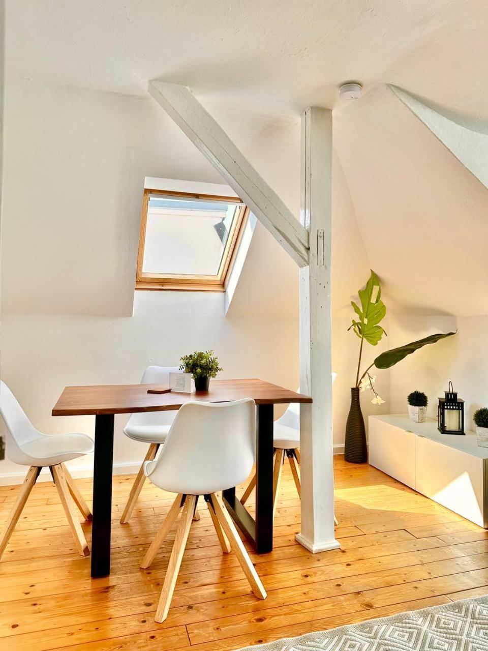 Schoenes City-Apartment Mit 2 Schlafzimmer, Parkplatz, Ruhig Und Hell, D46-Dg Oldenburg Zewnętrze zdjęcie