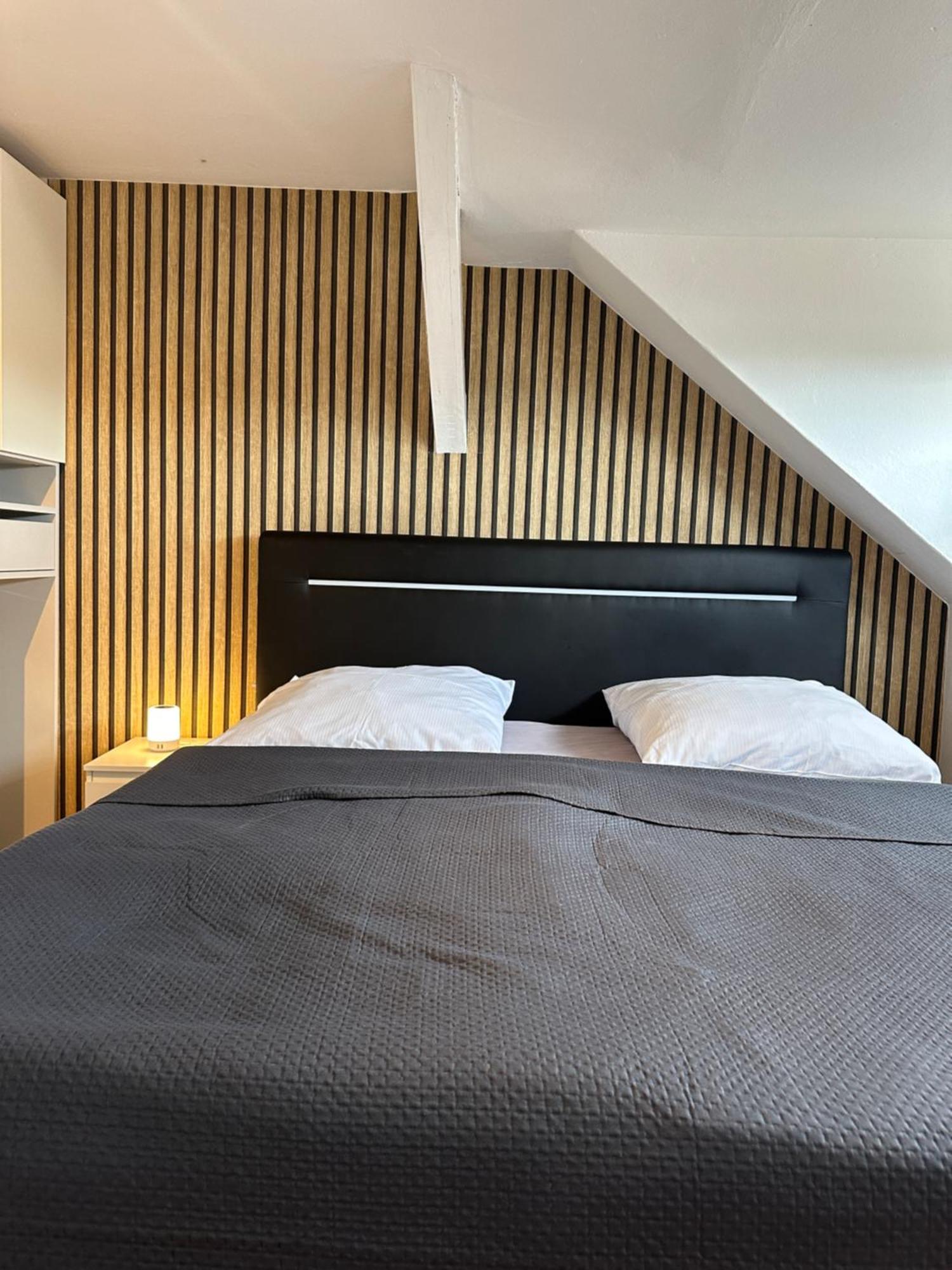 Schoenes City-Apartment Mit 2 Schlafzimmer, Parkplatz, Ruhig Und Hell, D46-Dg Oldenburg Zewnętrze zdjęcie